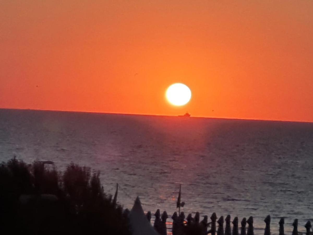 Fratellyvibe Mamaia Lejlighed Eksteriør billede